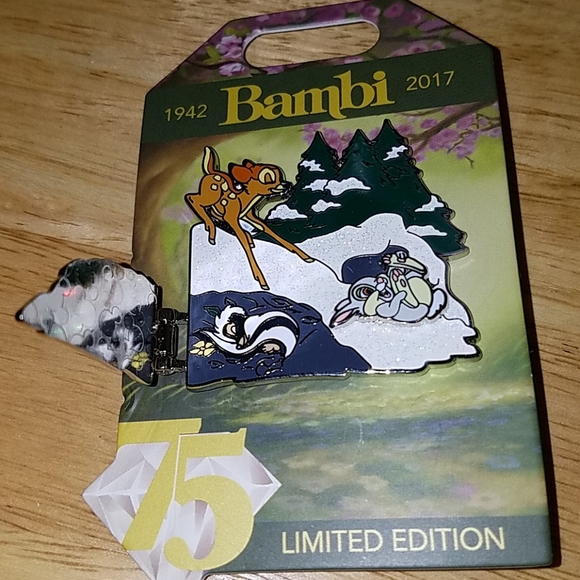 Disney Pins - Picture 2 of 4